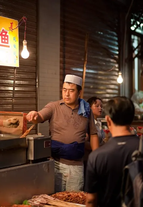 Xinjiang cook in Xian