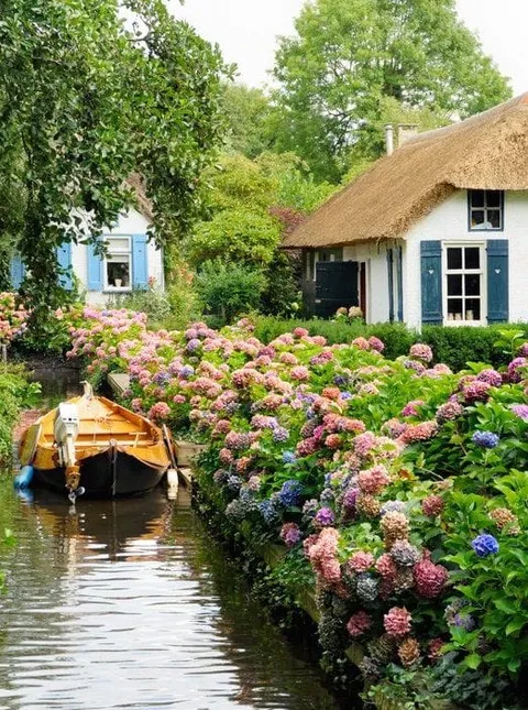 Giethoorn house