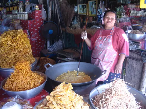 making banana chips
