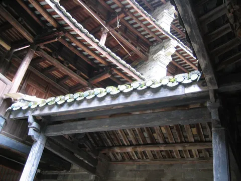 Beautiful roofs Hakka round house